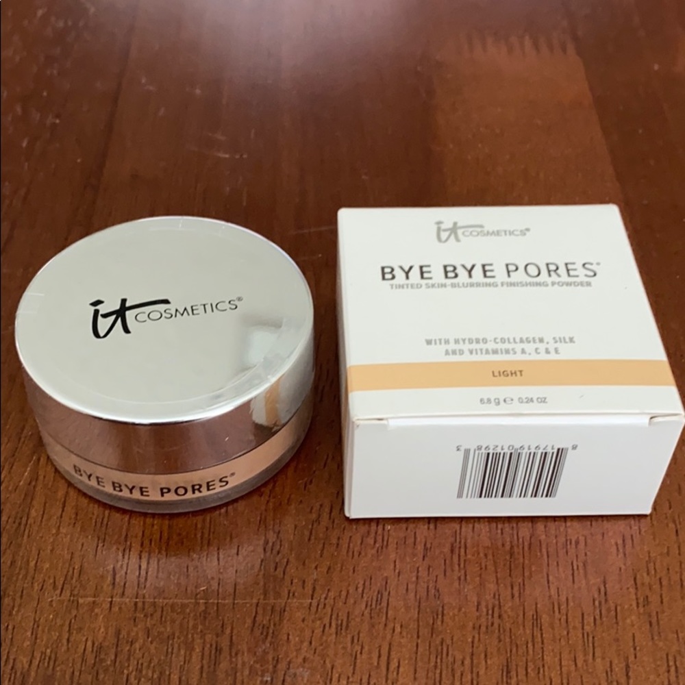 It cosmetics bye bye pores finishing powder